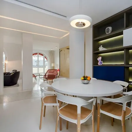Appartamento Avenue De La Bourdonnais In *